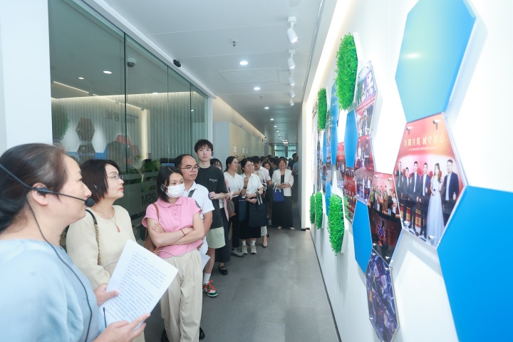活动现场(1).jpg 活动现场(1).jpg